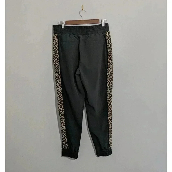 Chicos Zenergy Black Cheetah Leopard Animal Print Joggers Pants Size 0.5 US 6 - Picture 2 of 5